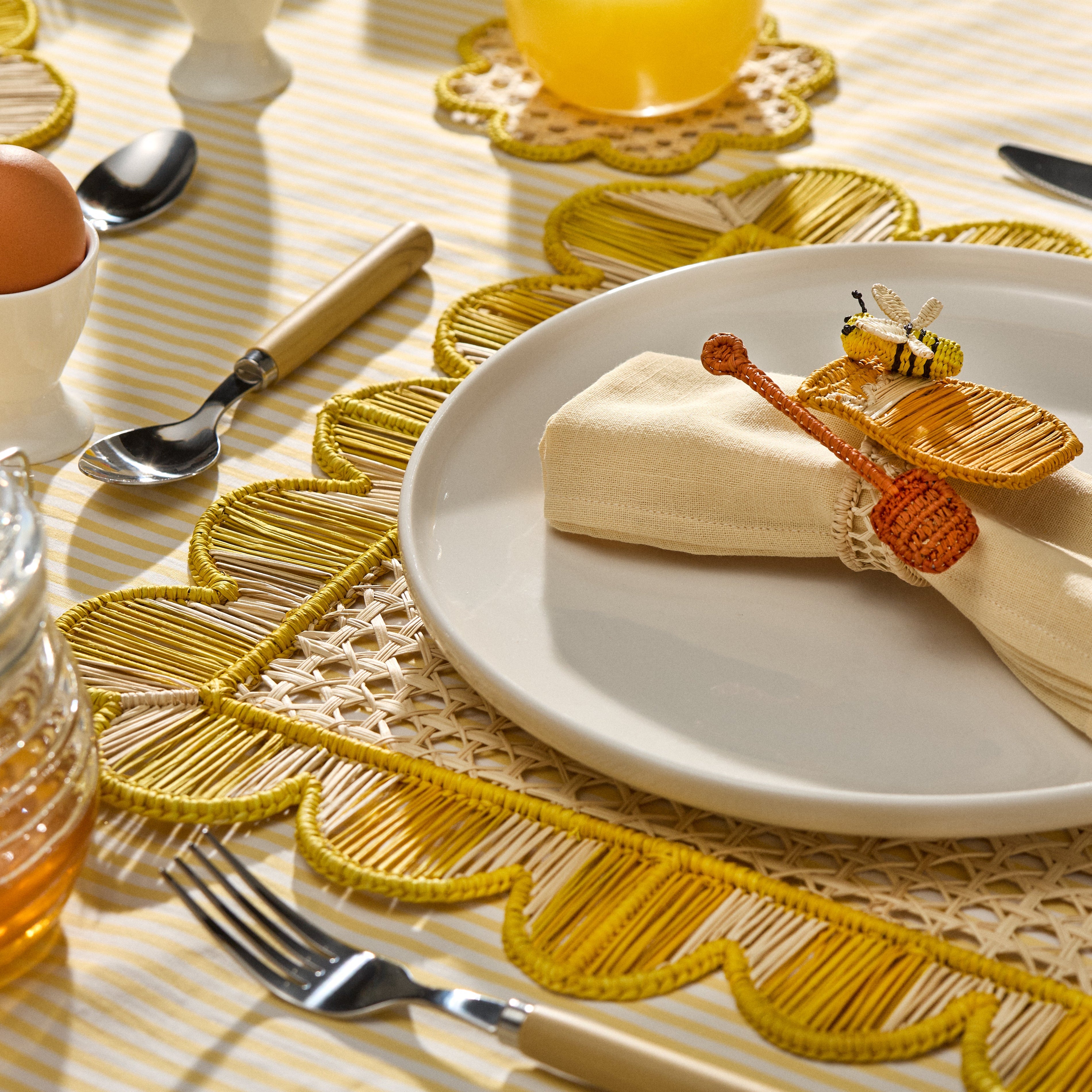 Small Table, Big Impression: Entertaining Ideas for Apartment Hosts