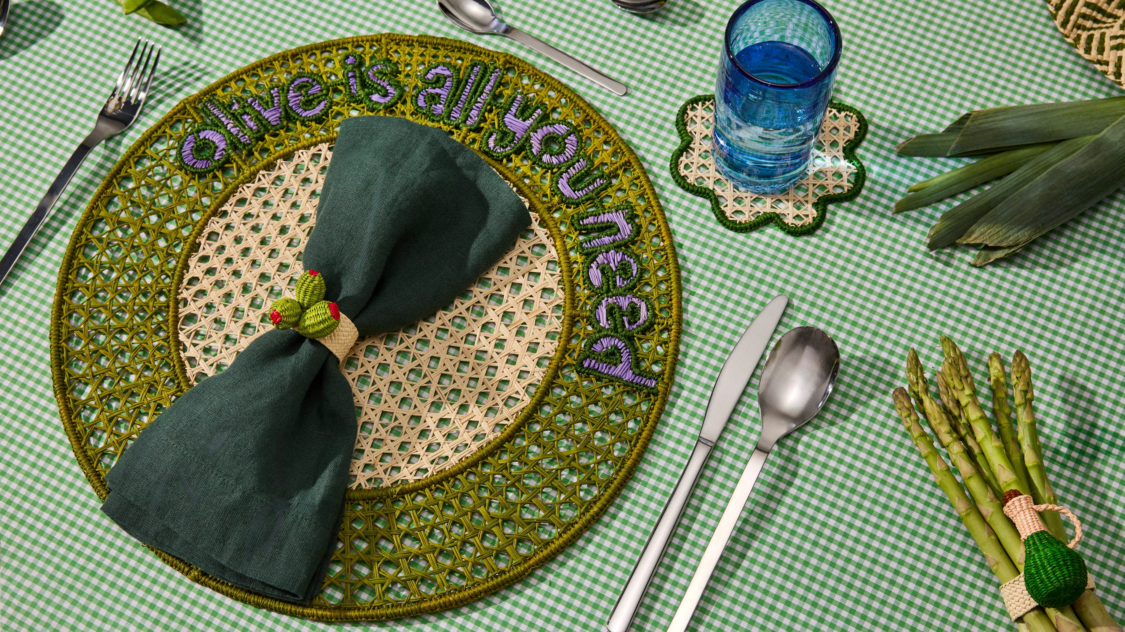 Decorative Napkin Rings That Become the Conversation Starter at Dinner