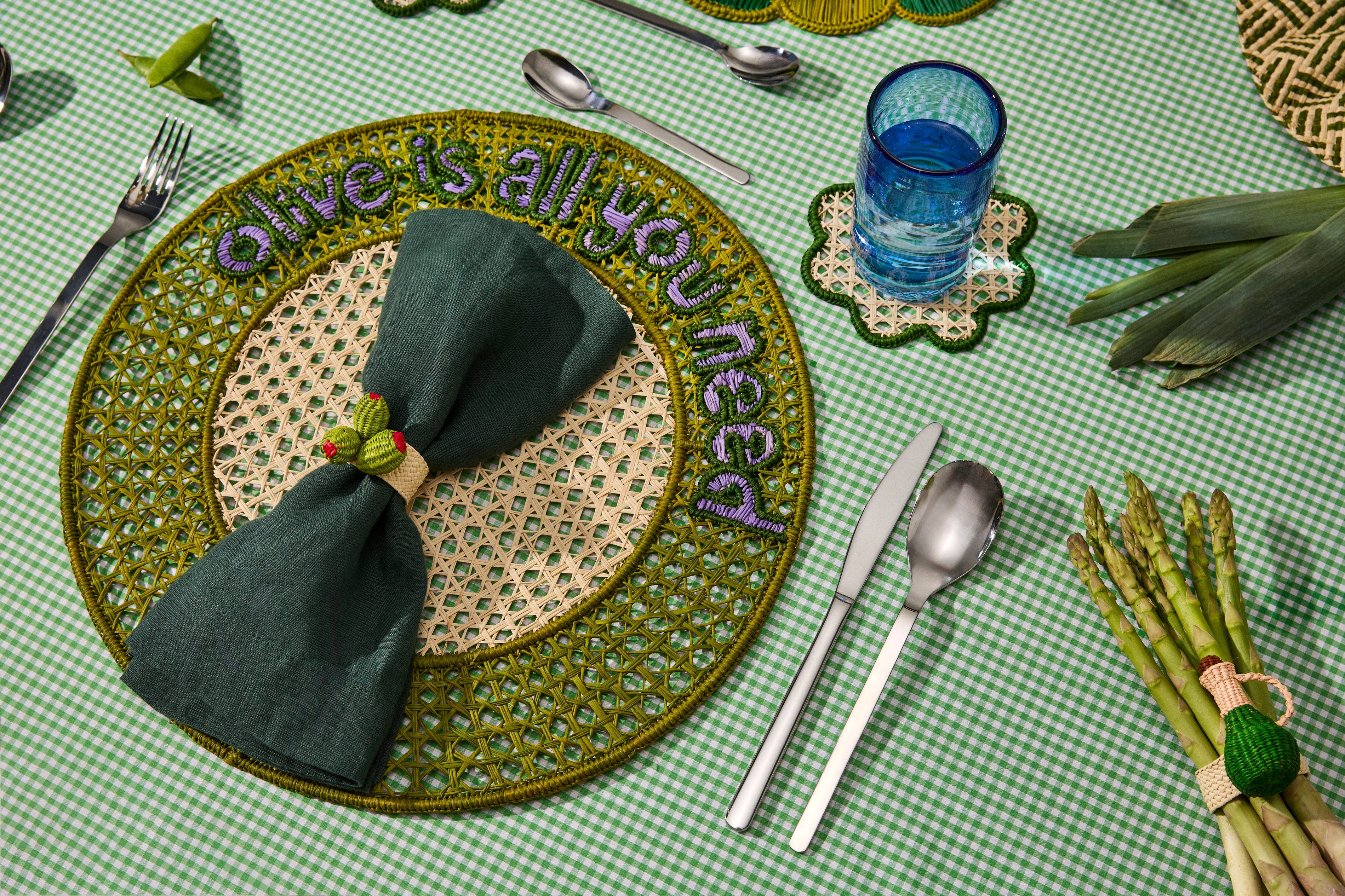 Decorative Napkin Rings That Become the Conversation Starter at Dinner