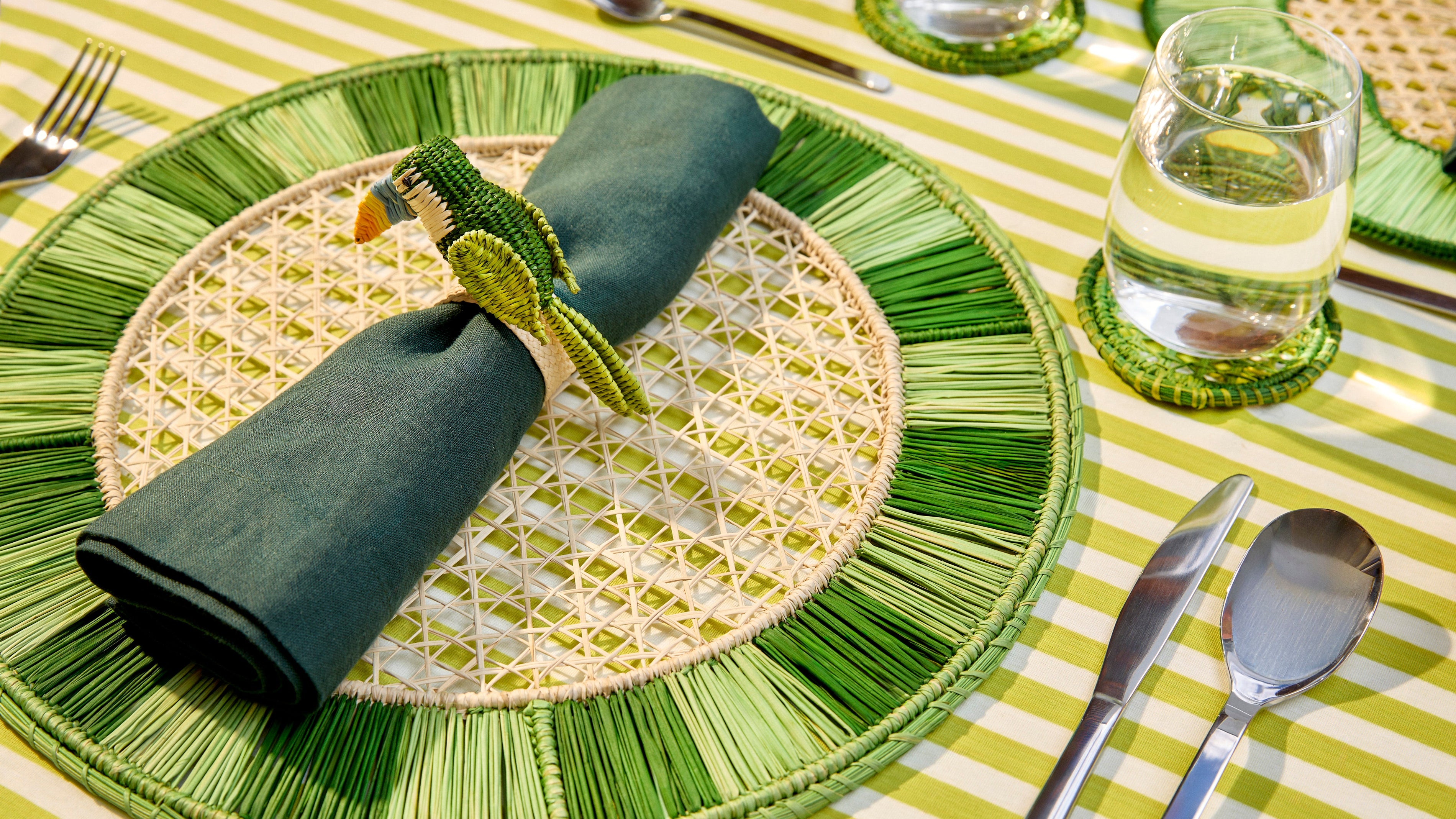 Slow Craft at the Table: Why Made-to-Order Pieces Are Worth the Wait