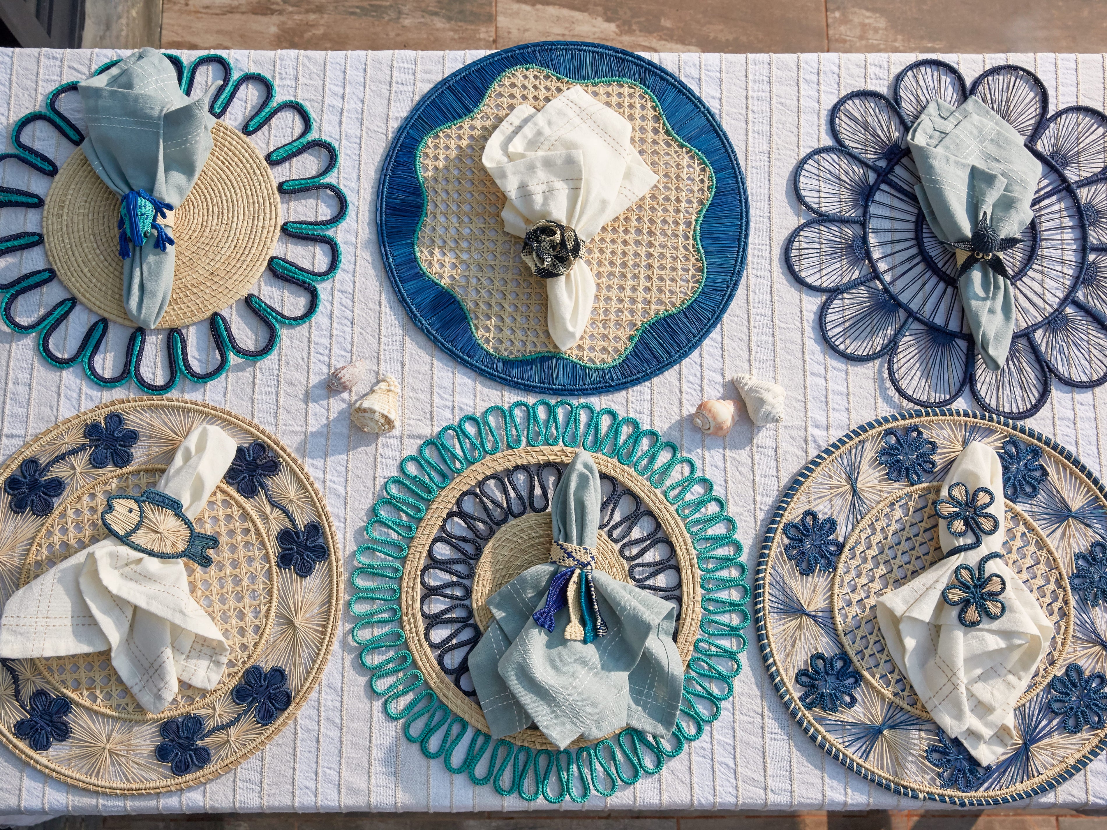 Round vs Rectangular Woven Placemats: How to Choose for Your Table